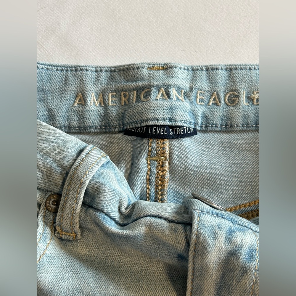 American Eagle curvy High-Rise shortie denim shorts light wash Size6 distressed - Picture 11 of 13